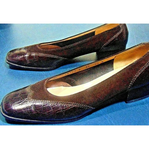EUC SALVATORE FERRAGAMO BOUTQUE 2" PUMP BROWN 8.5 - Picture 1 of 7
